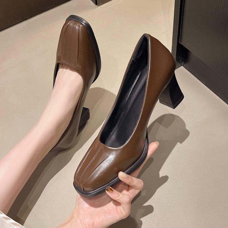 Damen elegante High Heels mit quadratischer Kappe und feinem Obermaterial EB