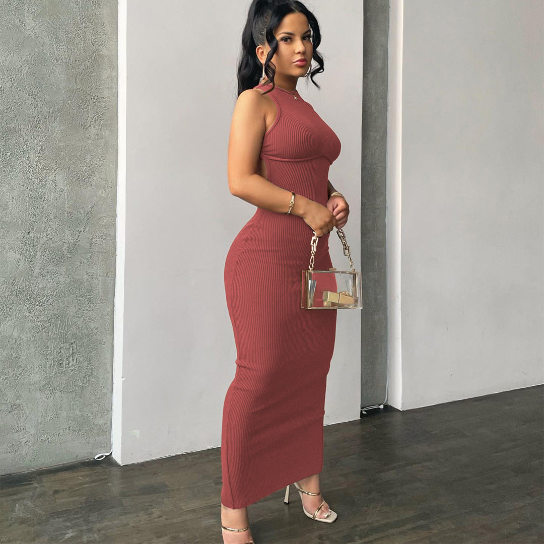Damen körpernahes Strick-Maxi-Kleid mit raffiniertem Ausschnitt und langen Trägern EB