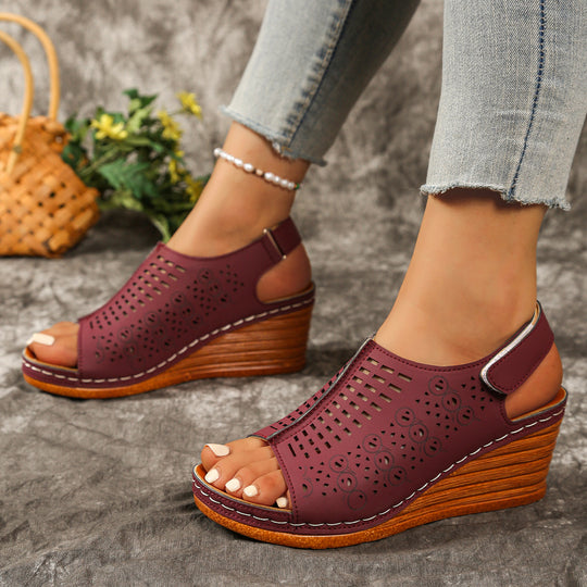 Damen Wedge-Sandaletten mit perforierter Oberfläche und elastischem Riemen EB
