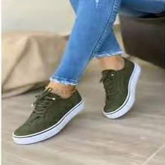 Damen Sneaker im eleganten Vintage-Look mit modischen Broguemustern EB