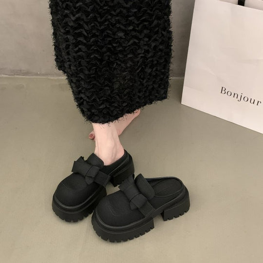 Damen Stilvolle Clogs mit trendigem Riemen und rutschfester Sohle EB