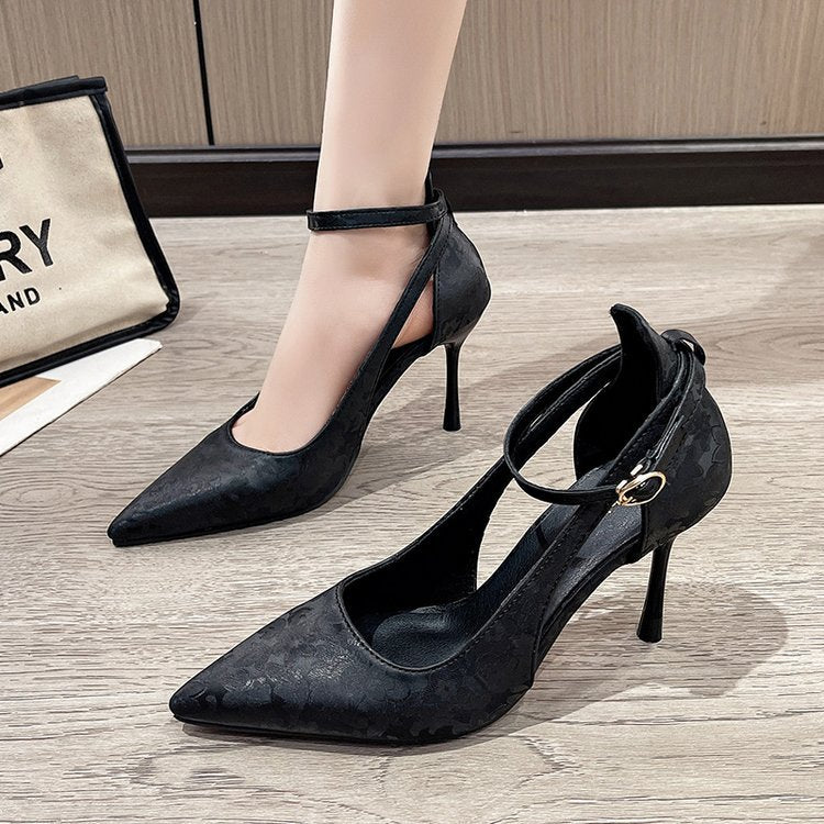 Damen Spitzen High Heels mit eleganter Fesselriemenverzierung EB