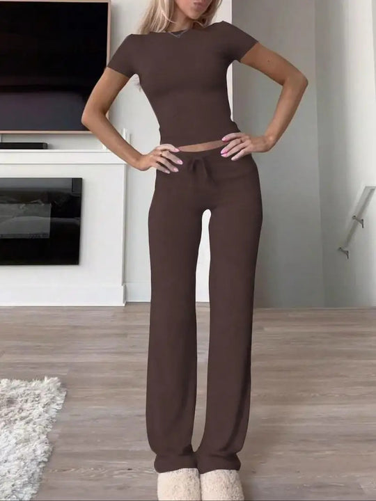 Damen lässiges Lounge-Set mit figurbetontem Oberteil und bequemer Hose EB