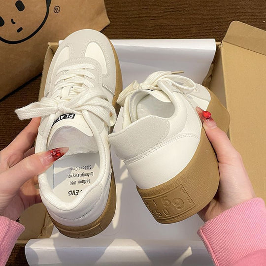Damen Sportliche Sneakers mit rutschfester Gummisohle und atmungsaktiver Oberflächenstruktur EB