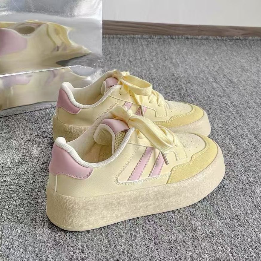 Damen Sportliche Sneaker mit komfortabler Polsterung und atmungsaktiver Oberflächenstruktur EB