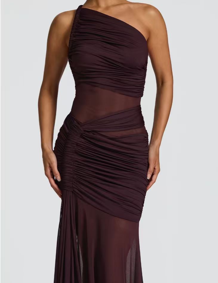 Damen Elegantes asymmetrisches Maxikleid mit Raffungen und transparenten Einsätzen EB