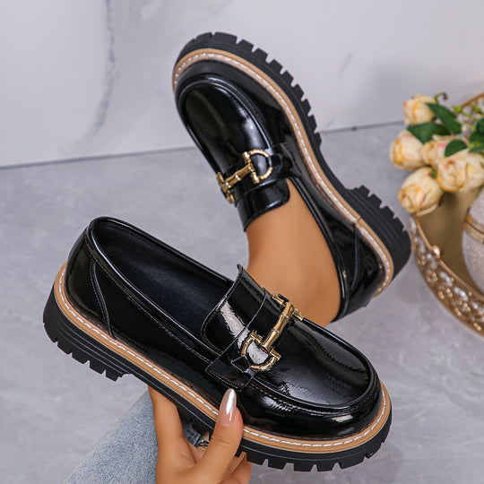 Damen Modische Loafers mit glänzender Oberfläche und dekorativem Ketten-Detail EB
