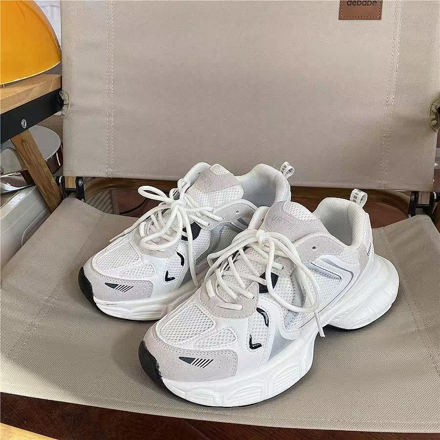 Damen Sportliche Lifestyle-Sneaker mit atmungsaktiver Mesh-Oberfläche und stoßdämpfender Sohle EB