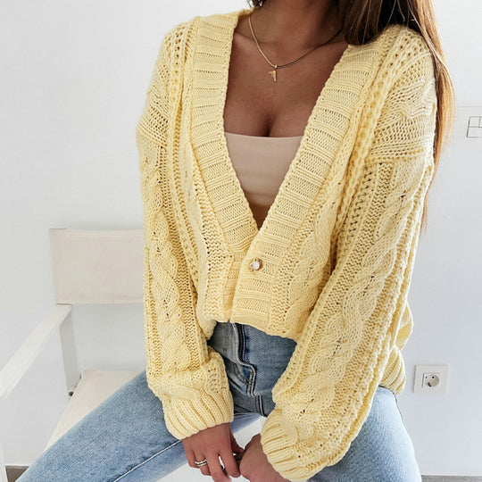 Damen Strickjacke mit grobem Zopfmuster und oversized Passform EB