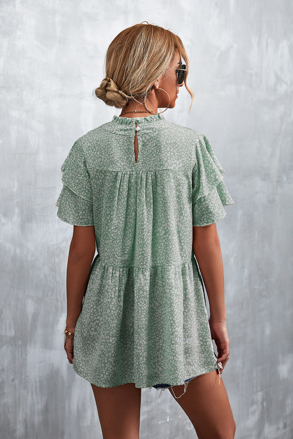 Damen luftiges Freizeitkleid mit voluminösen Rüschen und hohem Stehkragen EB