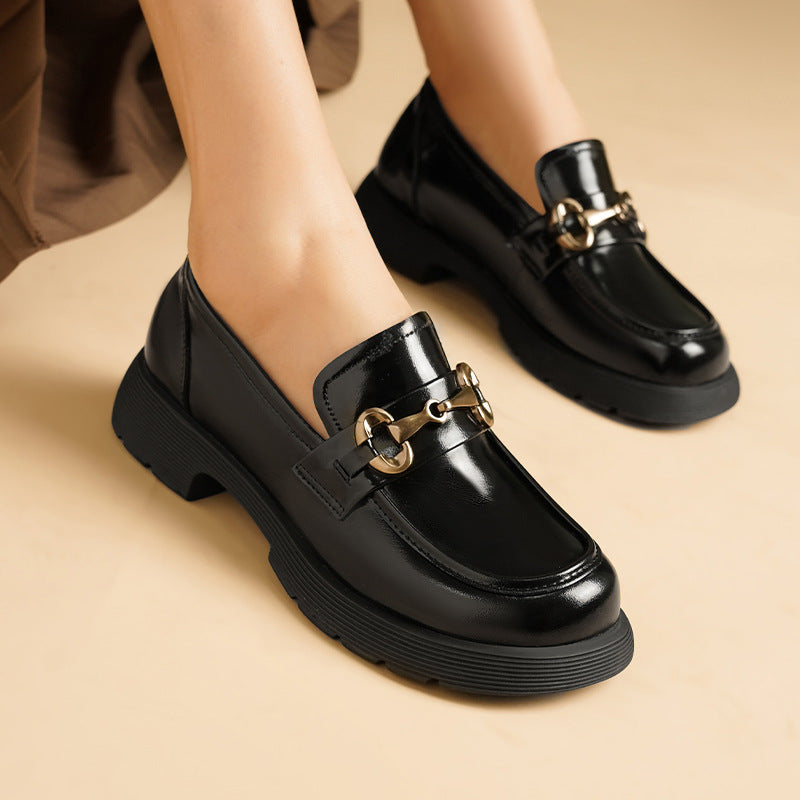 Damen Elegante Loafers mit robustem Blockabsatz und modischem Kettendetail EB