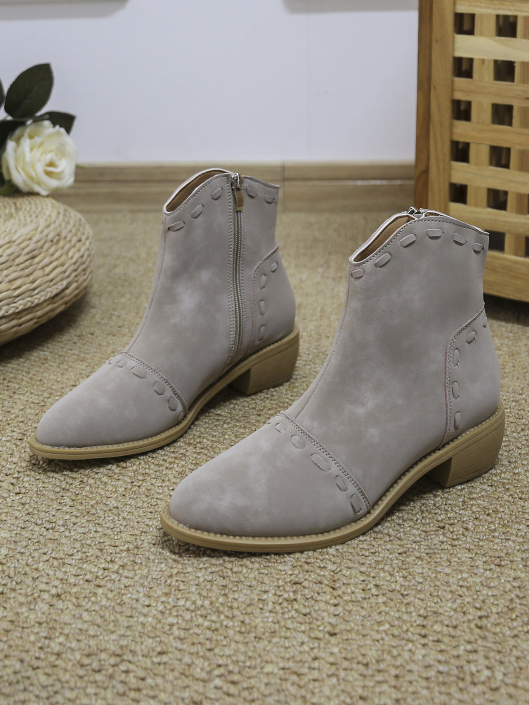 Damen elegante Stiefeletten mit modischen Ziernähten und praktischen Reißverschluss EB