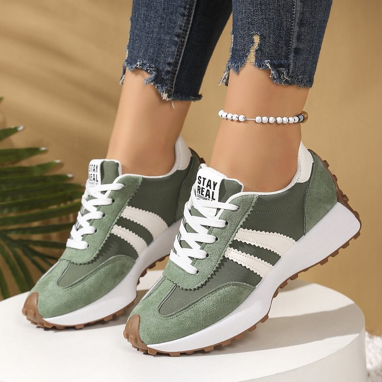 Damen Plateau-Laufsneaker mit Wildlederoptik und Leo-Akzenten EB