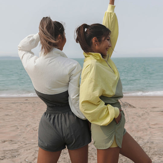 Damen nan sportliches kurzes Trainingsset mit halbem Reißverschluss, Tunnelzug und elastischen Laufshorts EB