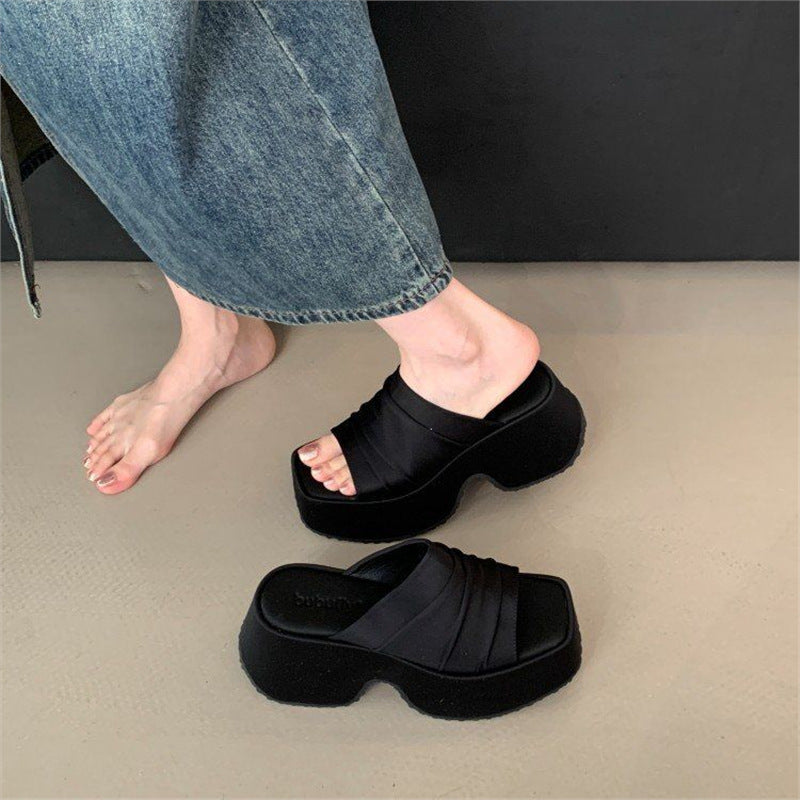 Damen Plattform-Pantoletten mit breiten Riemen und komfortablem Fußbett EB