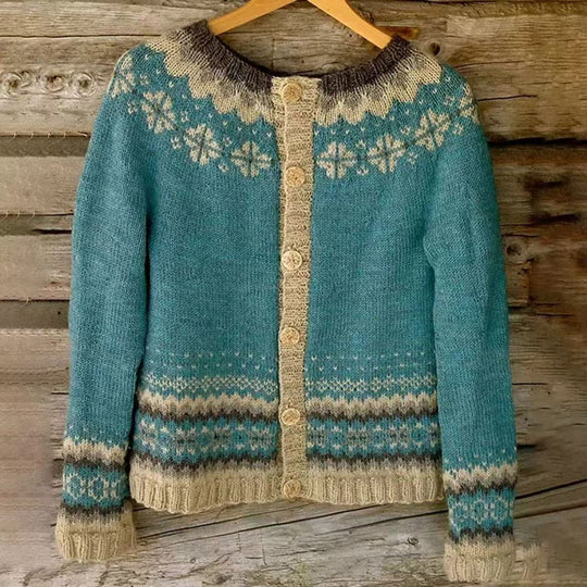 Damen nan gemusterte Strickjacke mit Rundpasse, Holzknöpfen und Eingrifftaschen EB