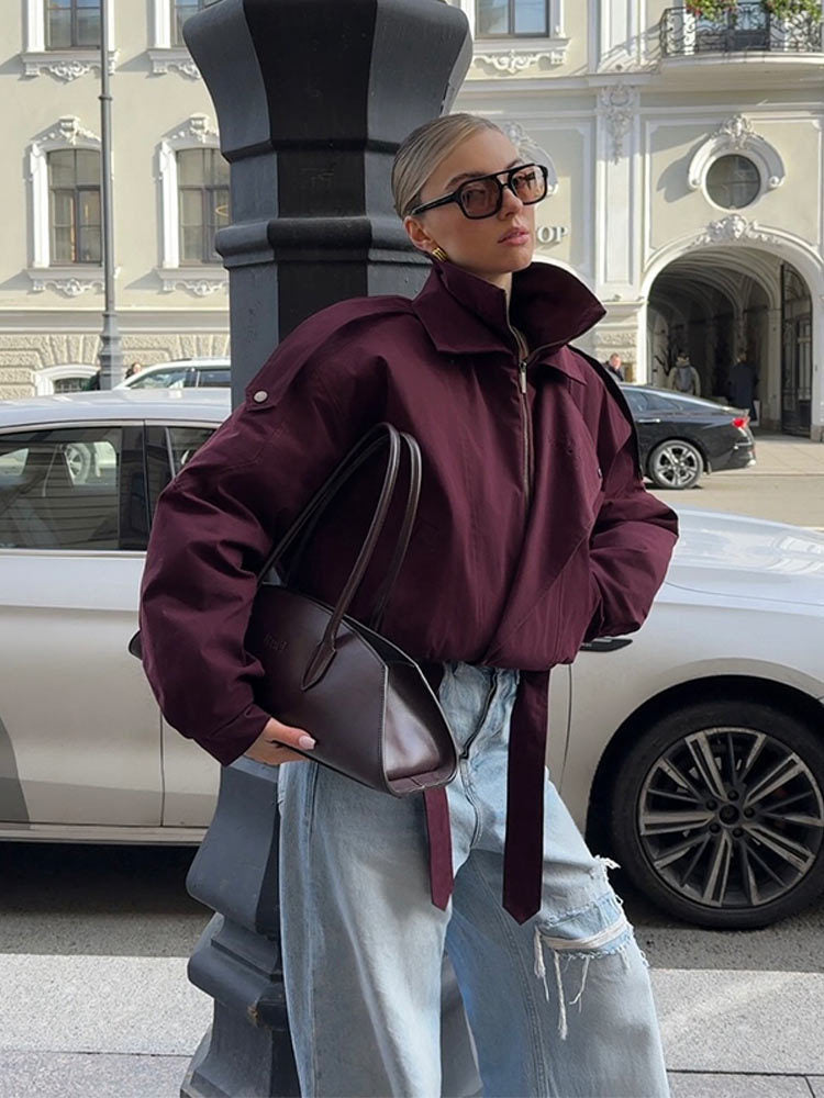 Damen Urbaner Oversized Steppjacke mit hohem Kragen und Gürtel EB