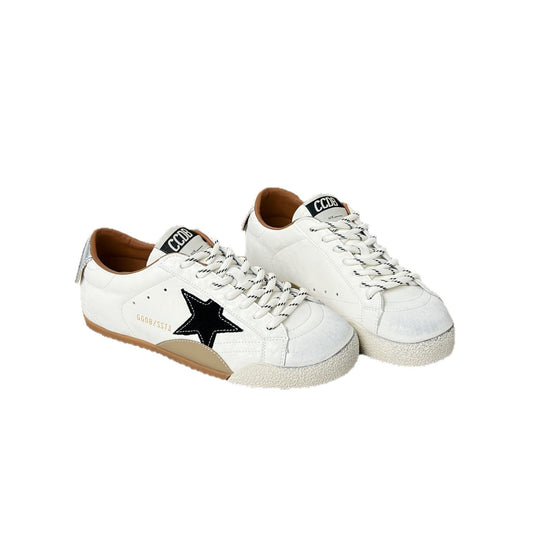 Damen Sneakers im sportlichen Design mit markantem Stern-Detail und ergonomischer Dämpfung EB