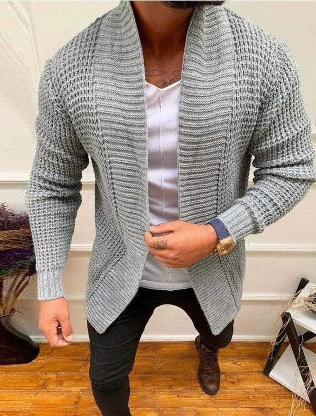 Herren Strickjacke mit tiefem Kragen und strukturiertem Design EB