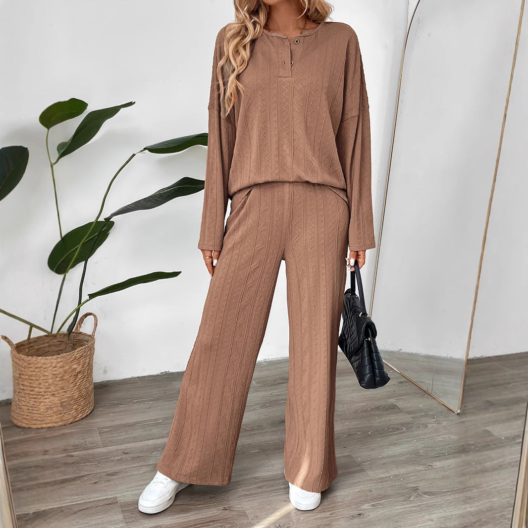 Damen Gemütliches Strickset mit weitem Bein und Knopfleiste EB