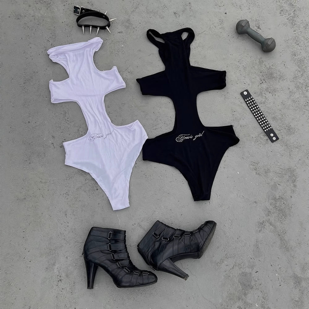 Damen Einteiler mit Kapuze und seitlichem Cut-Out EB
