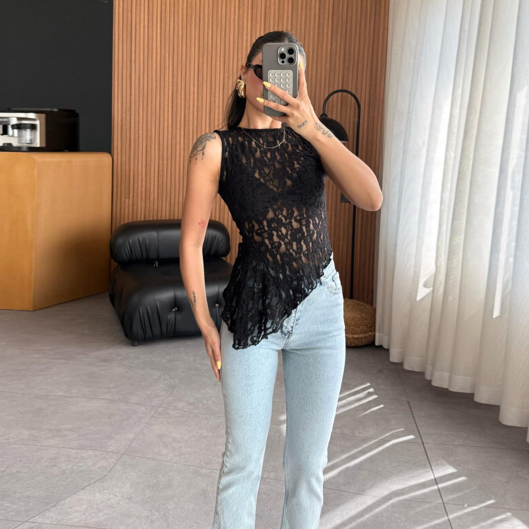 Damen Spitzenoberteil mit femininem Schnitt und floralen Details EB