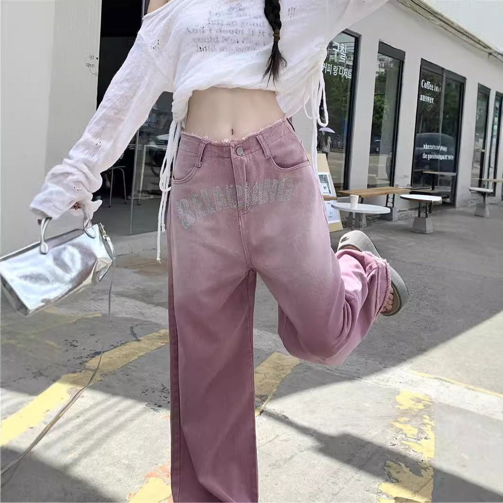 Damen lockere High-Waist Jeans mit fransigem Saum und modischen Schriftzügen EB
