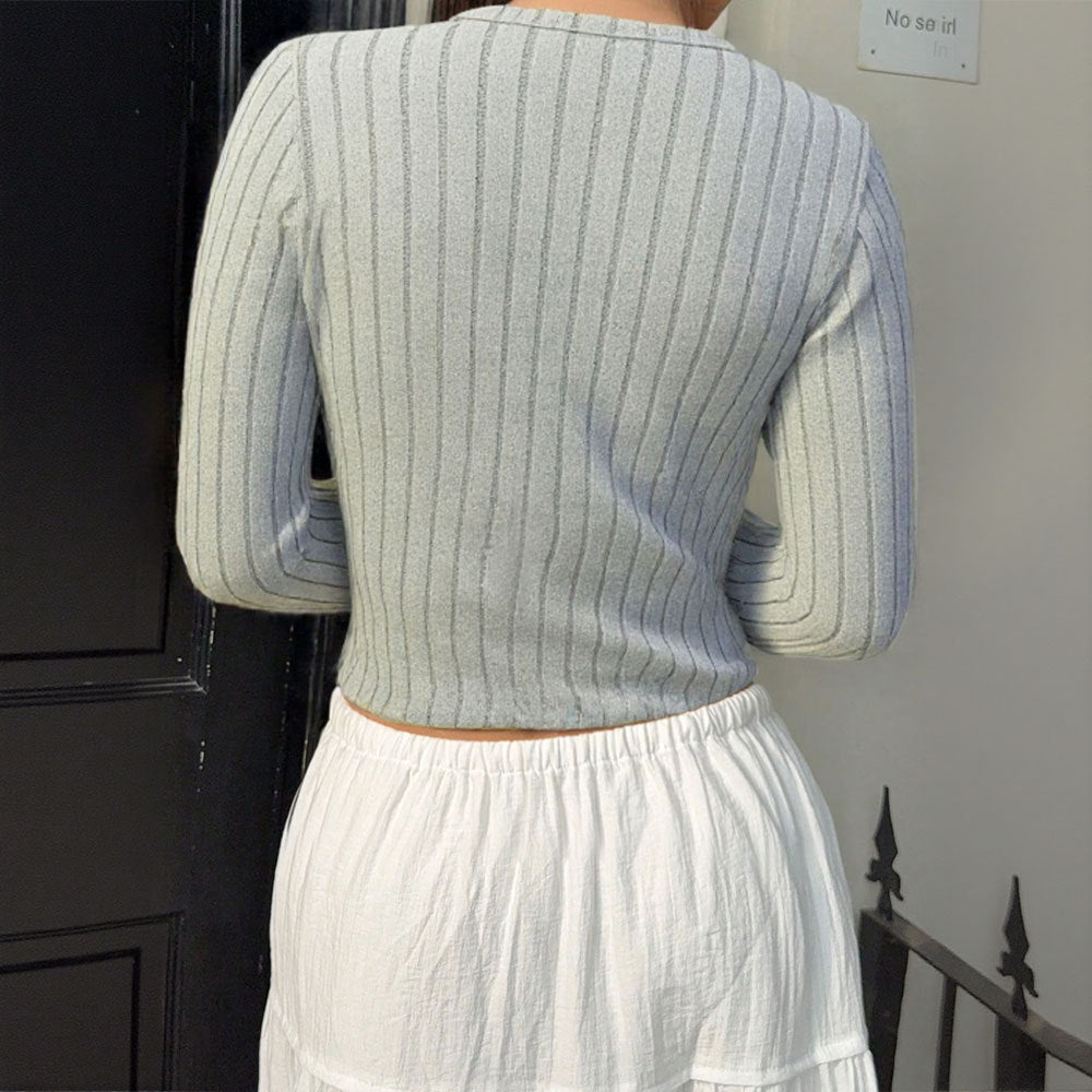 Damen gerippter taillierter V‑Ausschnitt Knopfcardigan Feinstrick Eichborn Berlin
