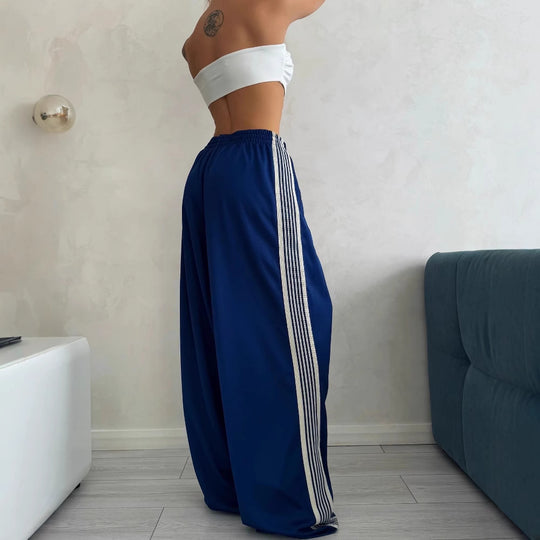 Damen weite Sporthose mit diagonalen Streifen EB