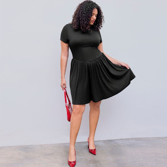 Damen elegantes A-Linien Kleid mit schwingendem Rock und modischem Schnitt EB