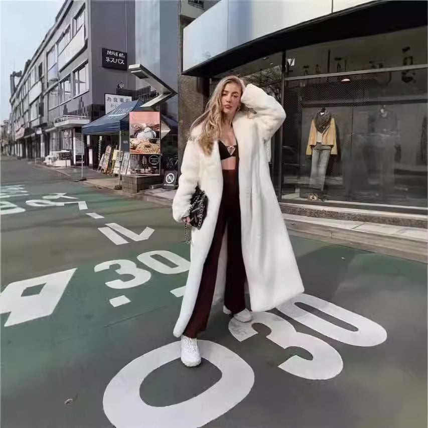 Damen Oversized Kunstpelzmantel mit Kapuze und strukturiertem Design EB