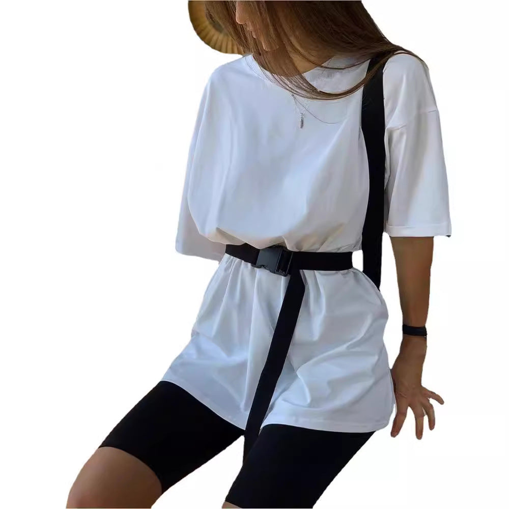 Damen Sportliches Zweiteiliges Set mit T-Shirt und Shorts EB