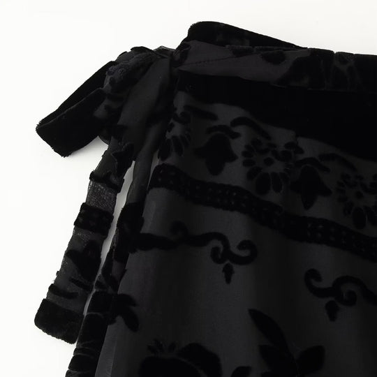 Damen eleganter Samtrock mit fransenverzierten Details und seitlichem Bindegürtel EB