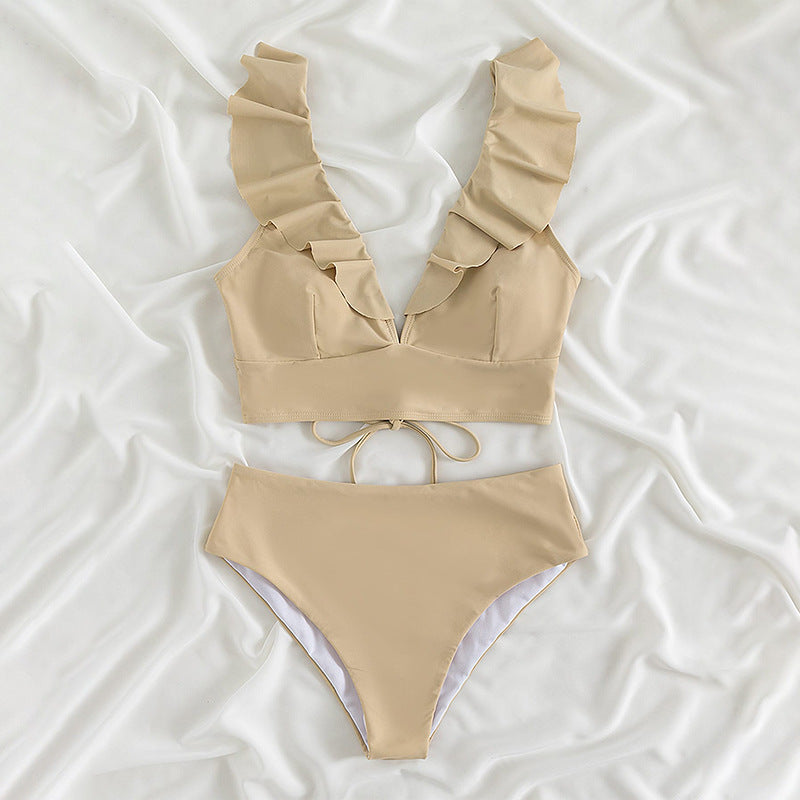 Damen Oberteil mit Rüschen und hohen Bikinihosen EB