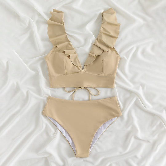 Damen Oberteil mit Rüschen und hohen Bikinihosen EB