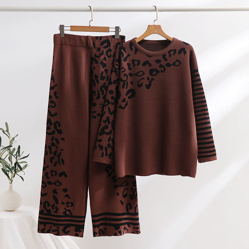 Damen modisches Lounge-Set mit Tiermuster und breiten Streifen EB