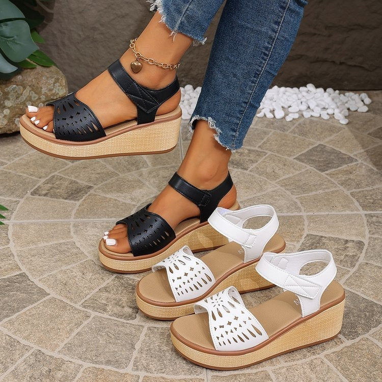 Damen komfortable Keil-Sandalen mit perforiertem Obermaterial EB