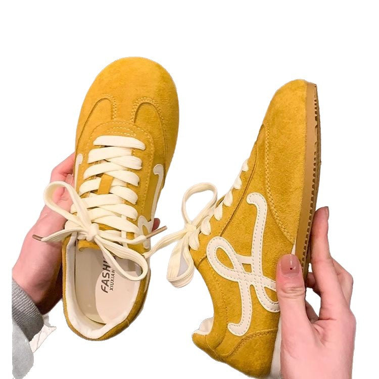 Damen Sportliche Sneaker mit rutschfester Gummisohle und hochwertigem Wildlederoberteil EB