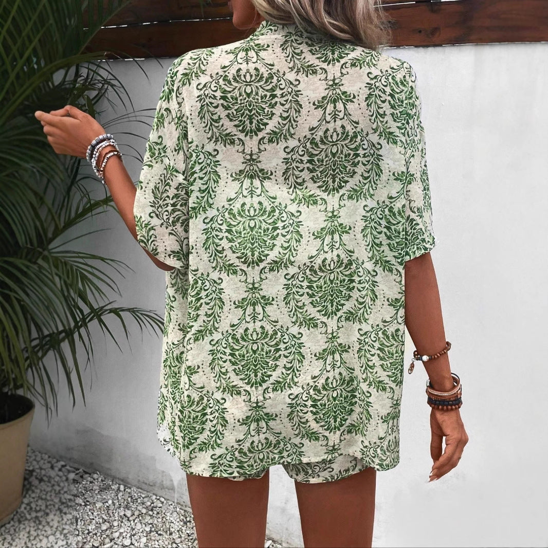 Damen lässiges Sommer-Outfit mit floralem Muster EB