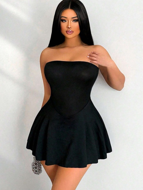Damen Mini-Kleid mit schulterfreier Silhouette EB