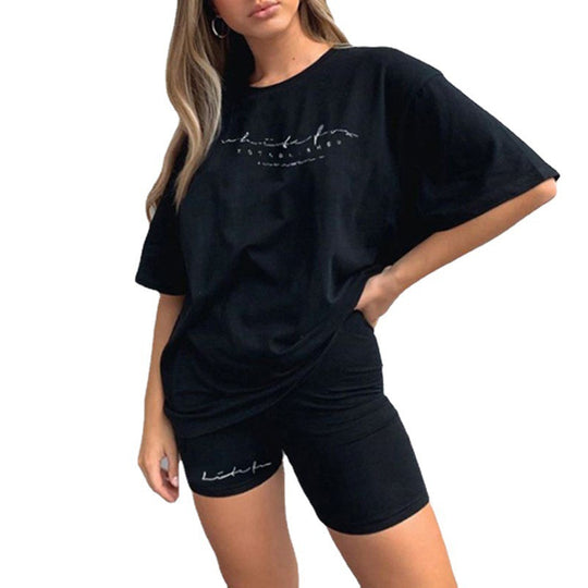 Damen Sportliches Set aus locker sitzendem T-Shirt und kurzen Radlerhosen EB