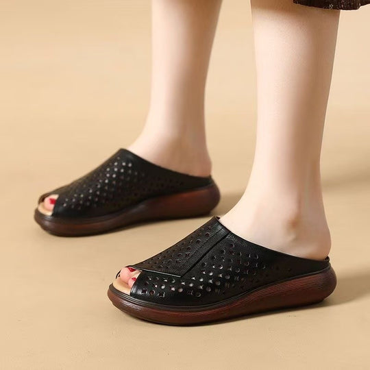 Damen Bequeme Clogs mit perforiertem Design und individuellem Tragekomfort EB