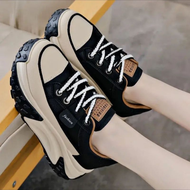 Damen Sportliche Sneaker mit rutschfester Sohle und verstärktem Komfort EB