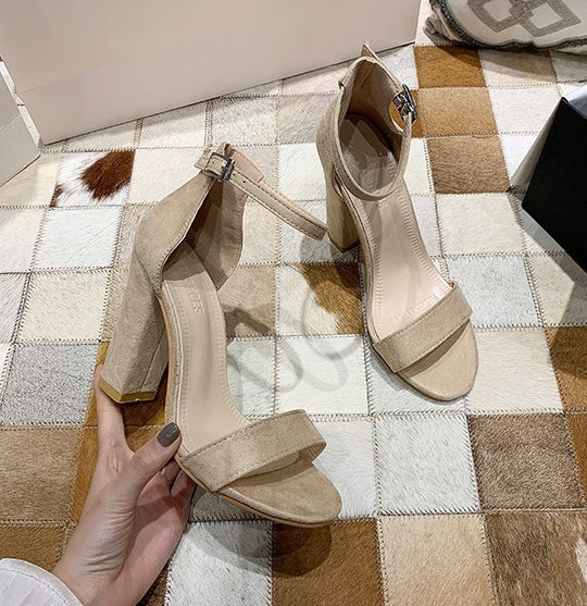 Damen Sandaletten mit elegantem Blockabsatz und verstellbarem Riemen EB