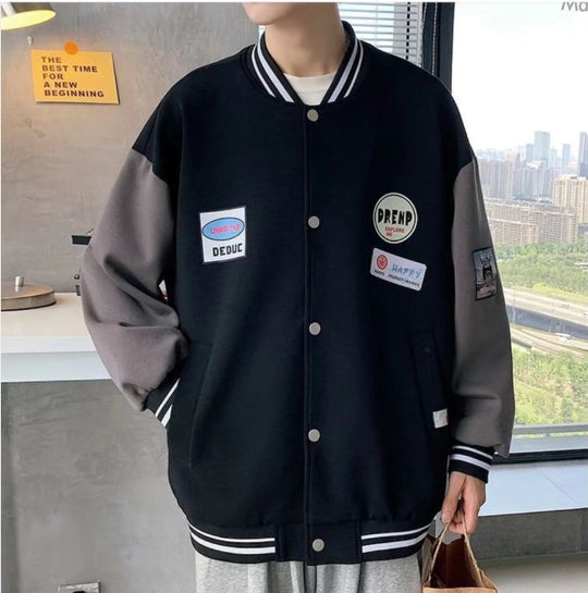 Herren Collegejacke mit praktischen Taschen und Stickereien EB