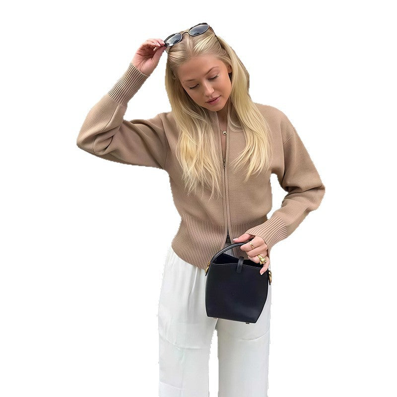 Damen Elegante Strickjacke mit Kängurutasche und zeitgemäßem Schnitt EB