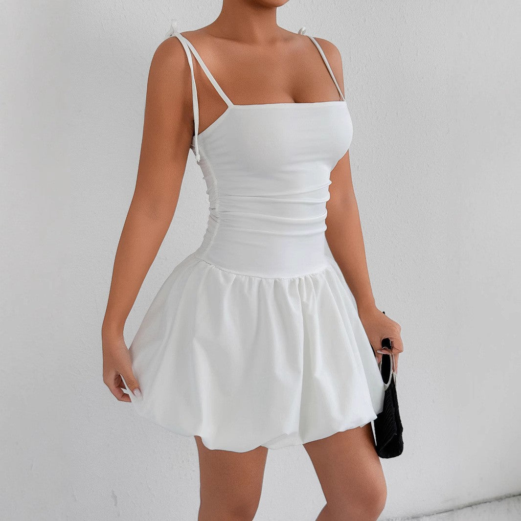 Damen verspieltes Minikleid mit Spaghetti-Trägern und gerafftem Rock EB