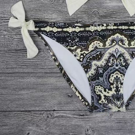 Damen Triangel-Bikini mit aufwendig verzierten Trägern und harmonischem Muster EB
