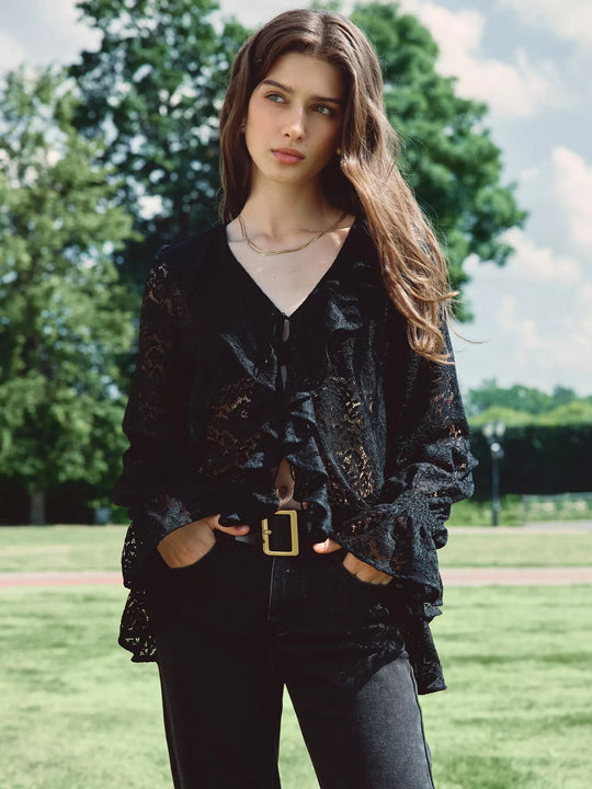 Damen Bluse mit voluminösen Rüschen und feiner Spitze EB