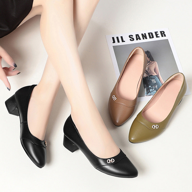 Damen elegante Pumps mit ansprechendem Schmuckdetail und bequemem Blockabsatz EB